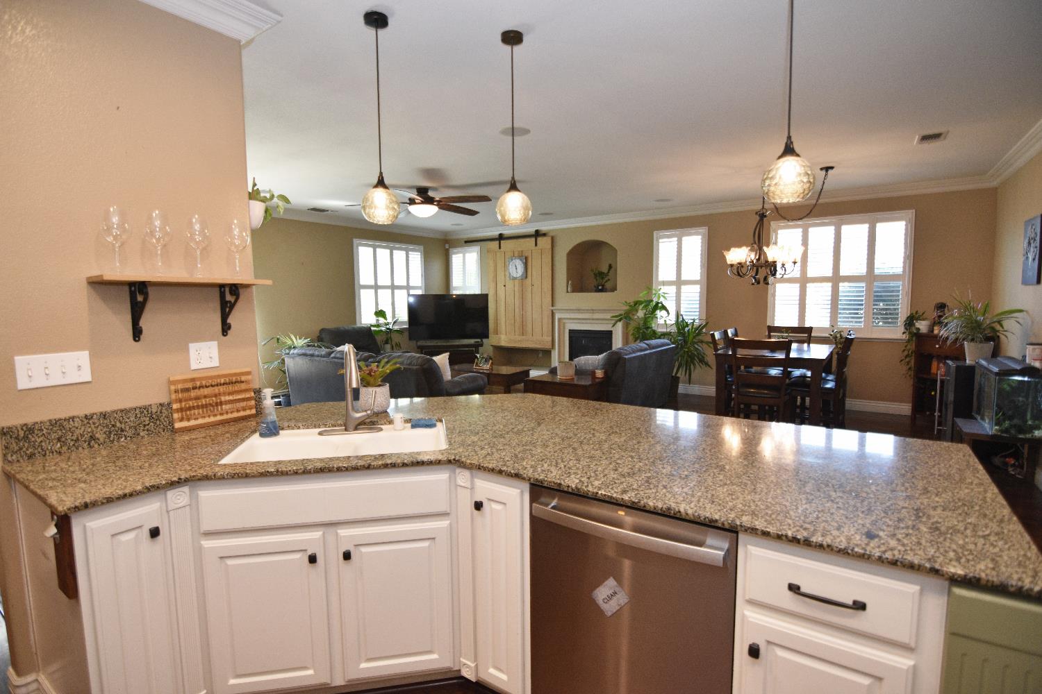 Detail Gallery Image 22 of 54 For 13702 Channel Ln, Waterford,  CA 95386 - 4 Beds | 3 Baths