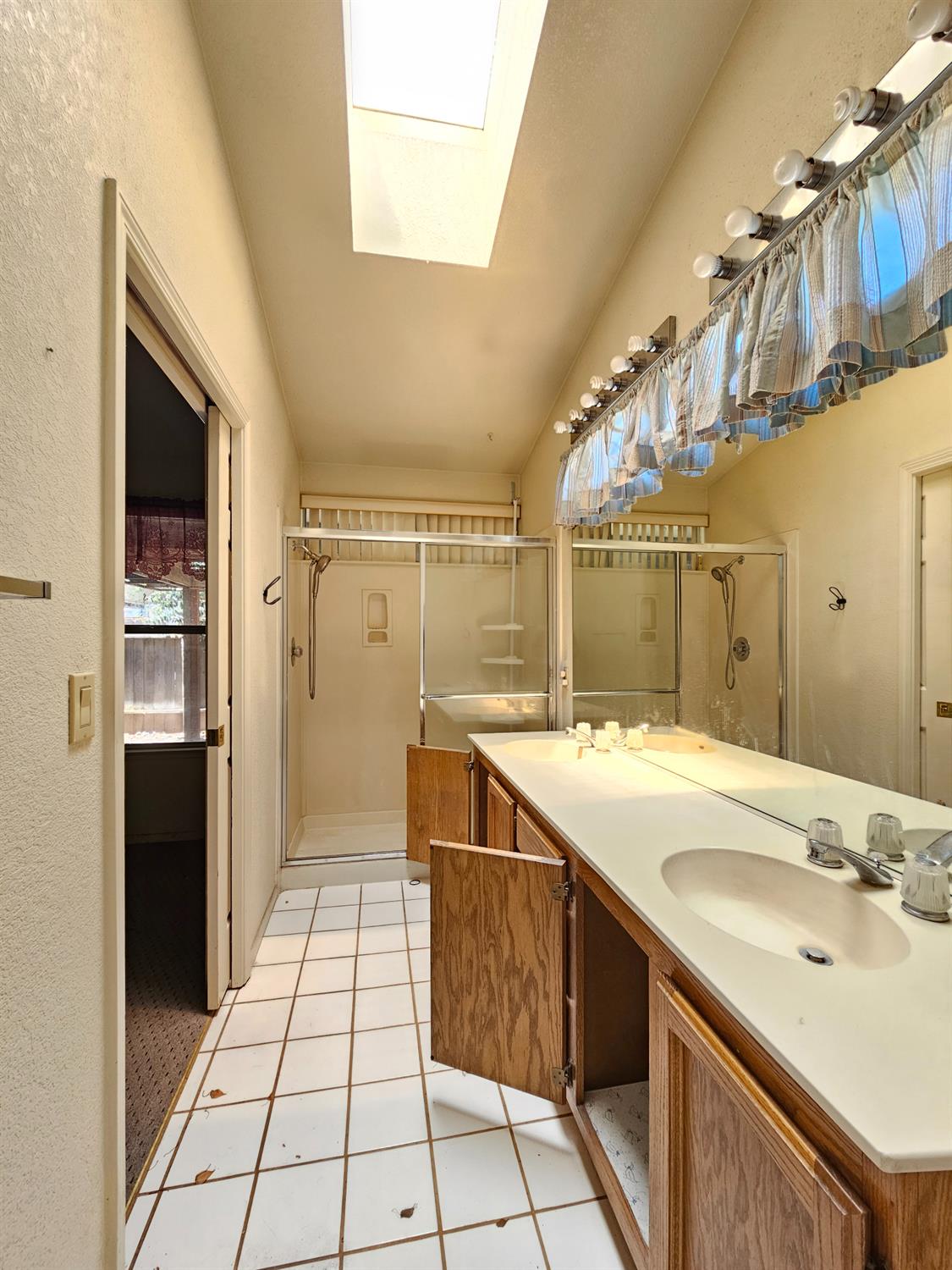 Detail Gallery Image 14 of 24 For 8447 Cassatt Way, Sacramento,  CA 95828 - 3 Beds | 2 Baths