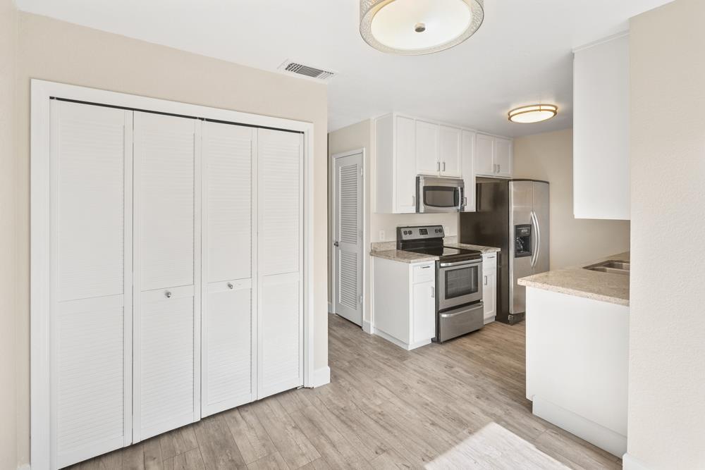 Detail Gallery Image 10 of 28 For 9101 Newhall Dr #63,  Sacramento,  CA 95826 - 2 Beds | 1 Baths