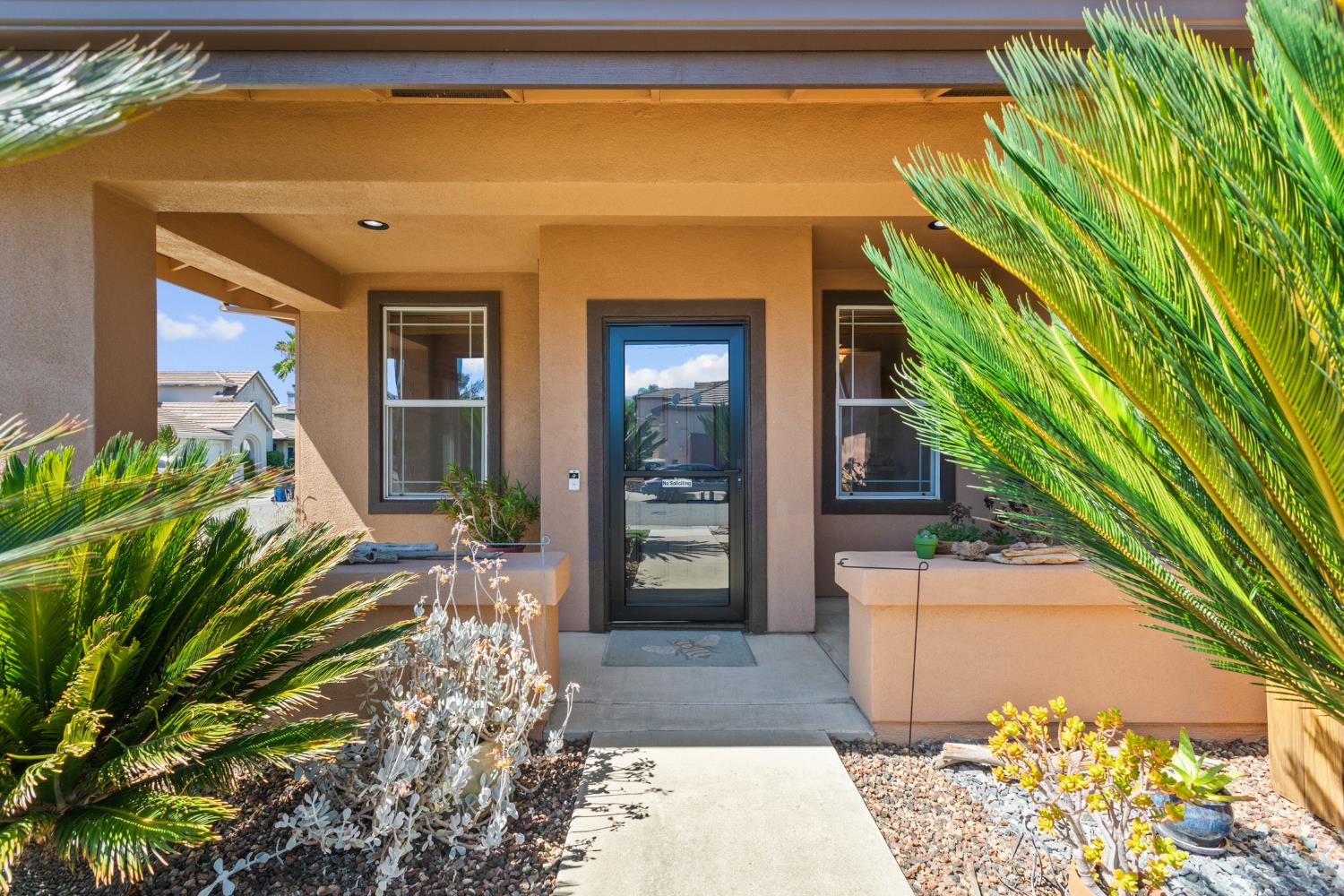 Detail Gallery Image 2 of 40 For 5307 Chatswood Way, Antelope,  CA 95843 - 3 Beds | 2 Baths