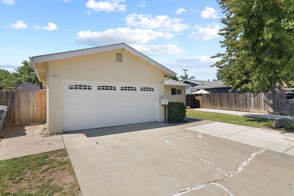 Detail Gallery Image 2 of 30 For 1904 Hunt Ave, Modesto,  CA 95350 - 3 Beds | 2 Baths