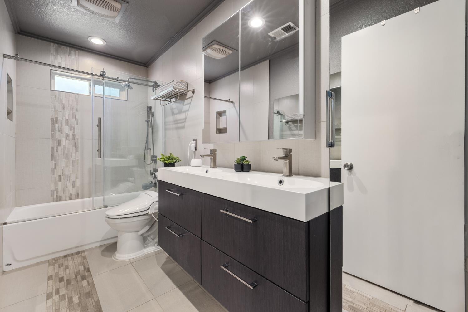 Detail Gallery Image 23 of 39 For 4008 Cromwell Cir, Modesto,  CA 95356 - 4 Beds | 2/1 Baths