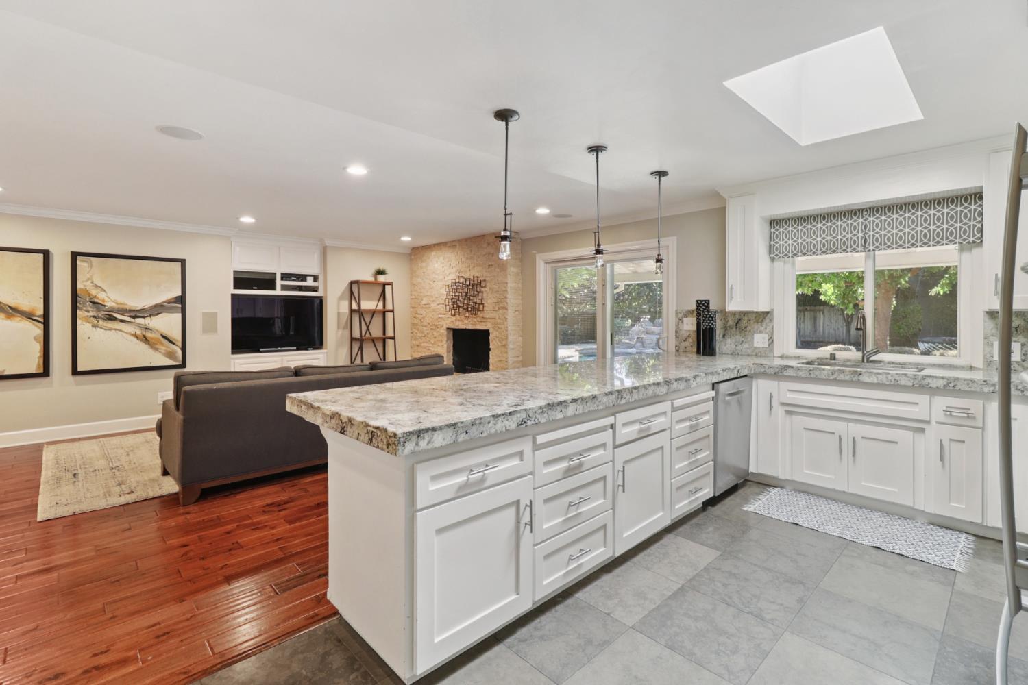 Detail Gallery Image 19 of 62 For 551 Thornley Way, Sacramento,  CA 95864 - 4 Beds | 2/1 Baths