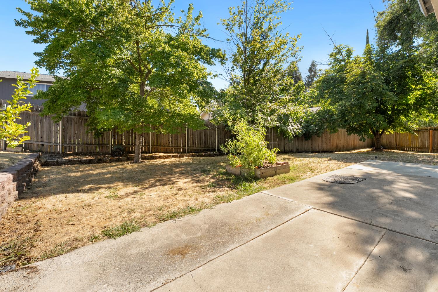 Detail Gallery Image 19 of 25 For 4509 Olivegate Dr, Fair Oaks,  CA 95628 - 4 Beds | 2/1 Baths