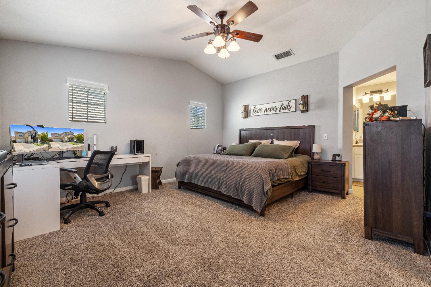 Detail Gallery Image 17 of 62 For 5422 Antique Rose Way, Riverbank,  CA 95367 - 3 Beds | 2/1 Baths