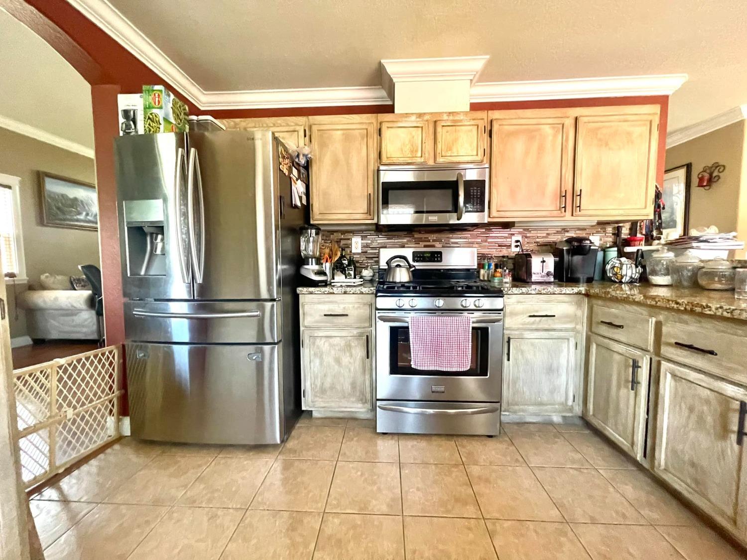 Detail Gallery Image 3 of 42 For 1812 San Jose Ave, Wasco,  CA 93280 - 4 Beds | 3 Baths