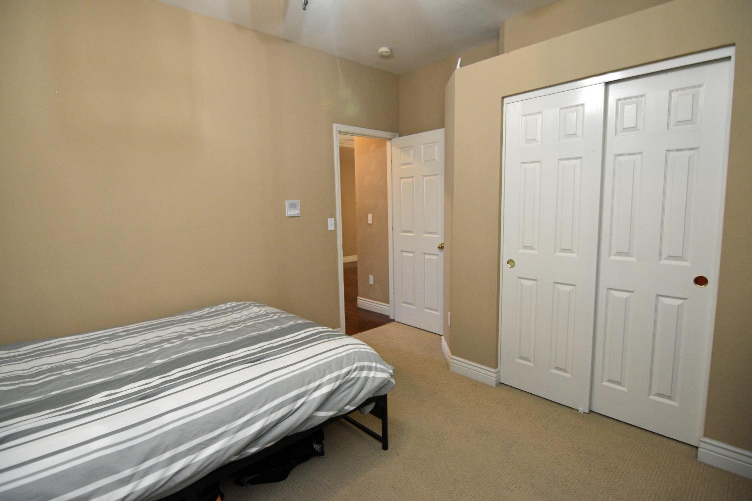 Detail Gallery Image 9 of 54 For 13702 Channel Ln, Waterford,  CA 95386 - 4 Beds | 3 Baths