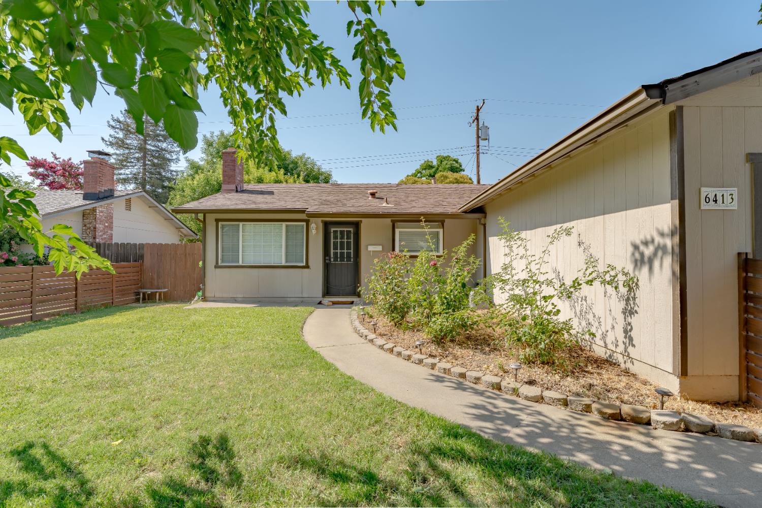 Detail Gallery Image 2 of 25 For 6413 Cheltenham Way, Citrus Heights,  CA 95621 - 3 Beds | 1 Baths
