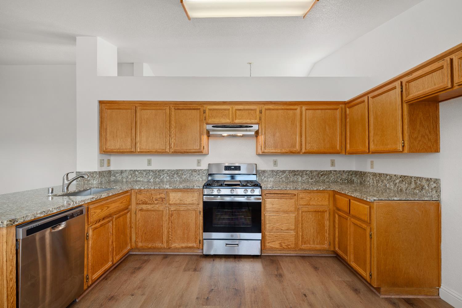 Detail Gallery Image 11 of 33 For 1 Afton Ct, Sacramento,  CA 95823 - 3 Beds | 2 Baths