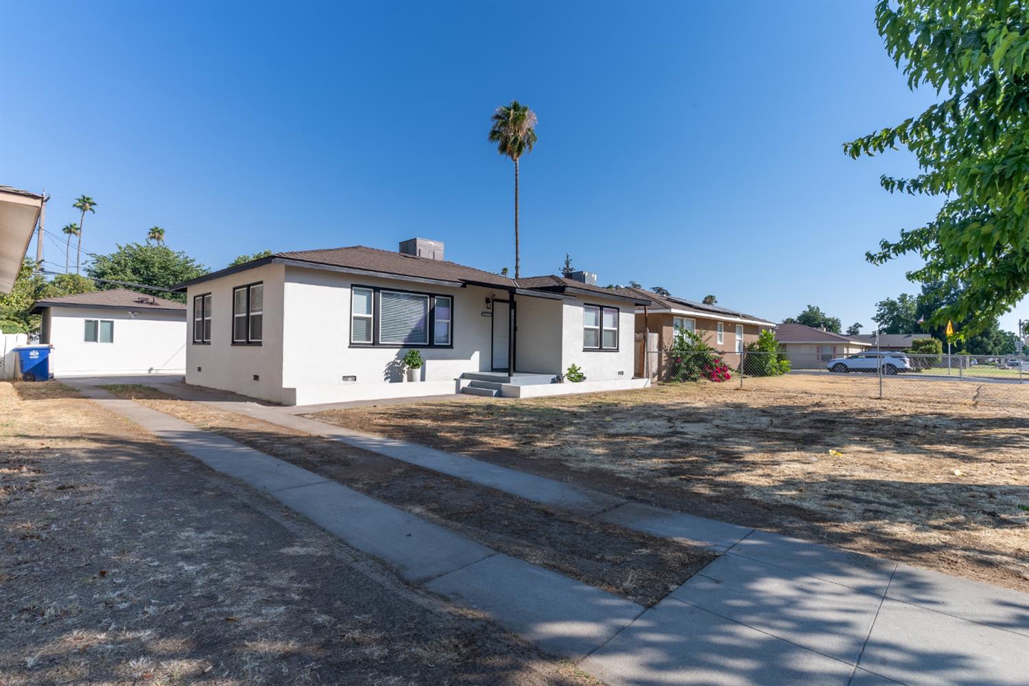Detail Gallery Image 2 of 29 For 1017 Kings Avenue, Chowchilla,  CA 93610 - 3 Beds | 2 Baths