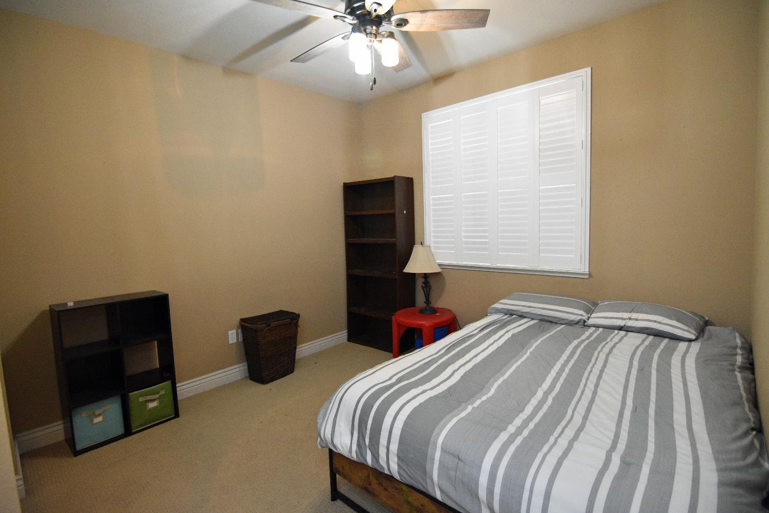 Detail Gallery Image 8 of 54 For 13702 Channel Ln, Waterford,  CA 95386 - 4 Beds | 3 Baths