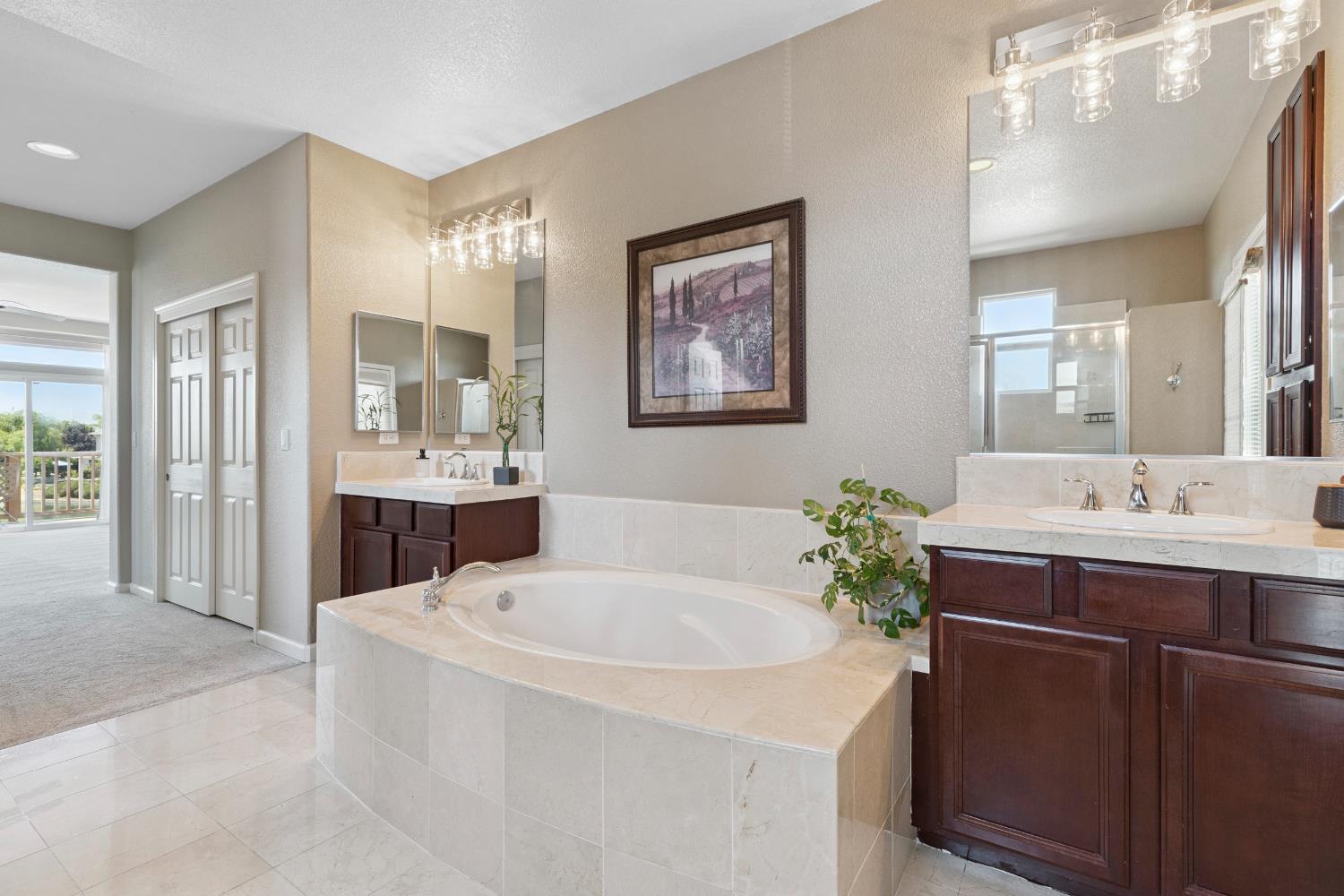 Detail Gallery Image 41 of 67 For 3021 Edgeview Dr, Modesto,  CA 95355 - 5 Beds | 3/1 Baths