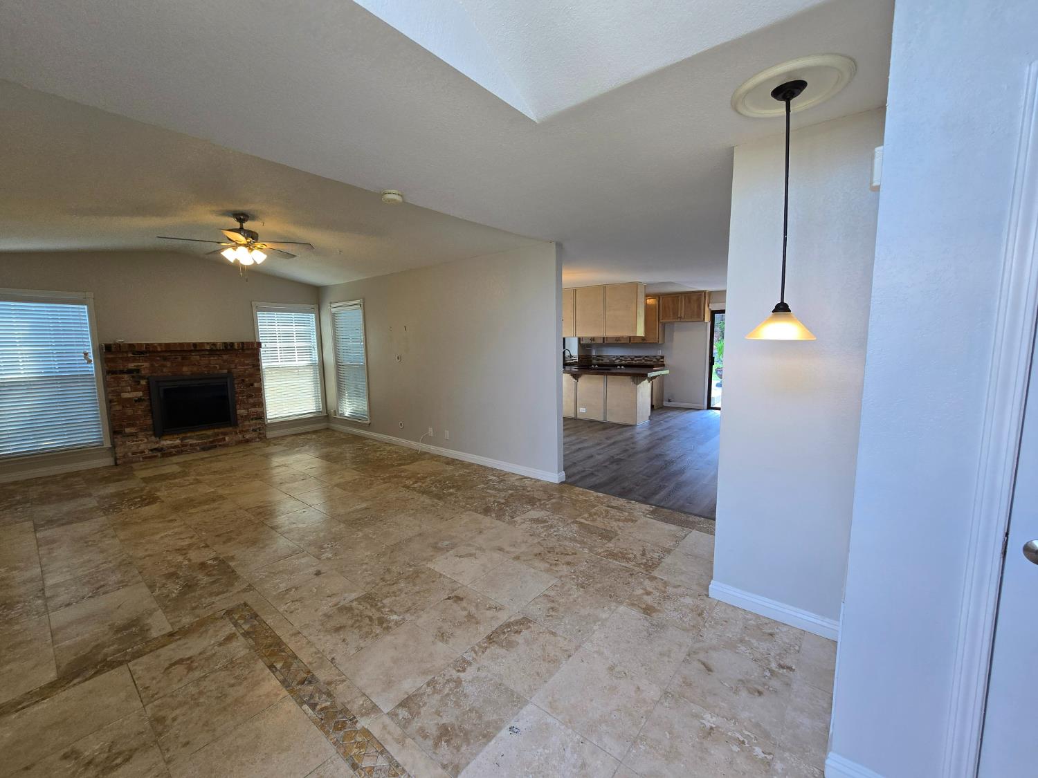 Detail Gallery Image 6 of 29 For 8052 Cammeray Dr, Citrus Heights,  CA 95610 - 3 Beds | 2 Baths
