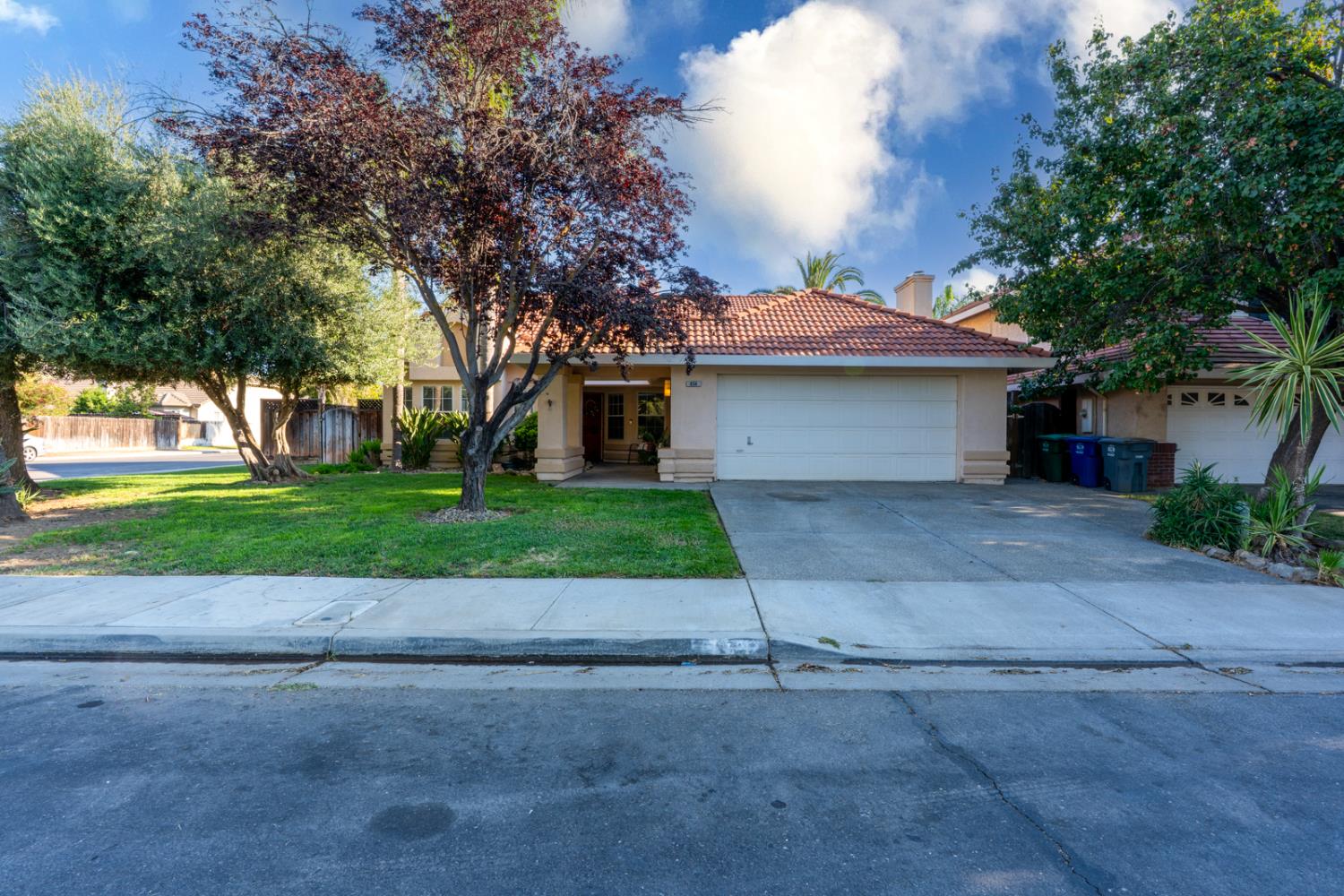 Detail Gallery Image 3 of 71 For 934 Neal St, Los Banos,  CA 93635 - 4 Beds | 2 Baths