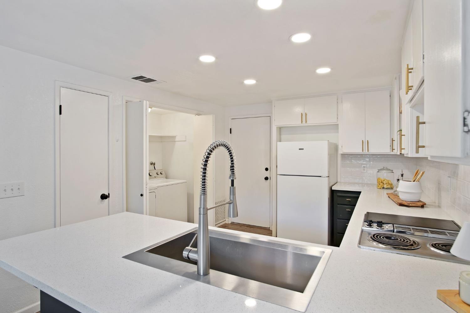 Detail Gallery Image 12 of 47 For 3350 M St #30,  Merced,  CA 95348 - 2 Beds | 1/1 Baths