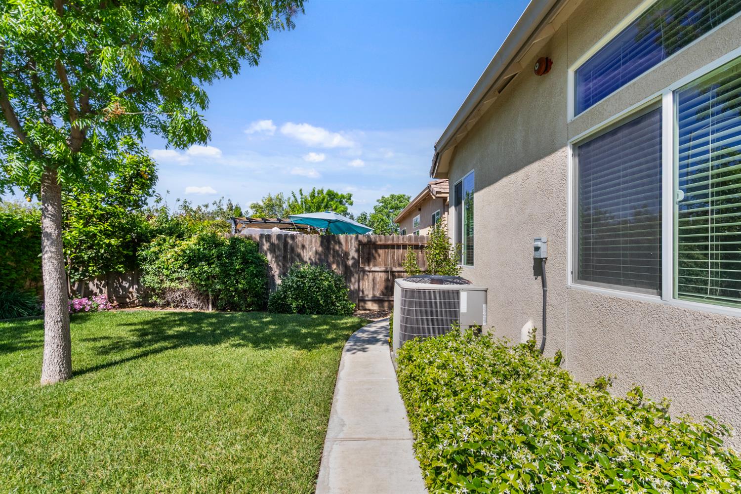 Detail Gallery Image 33 of 40 For 1149 Bellflower Way, Los Banos,  CA 93635 - 4 Beds | 2 Baths