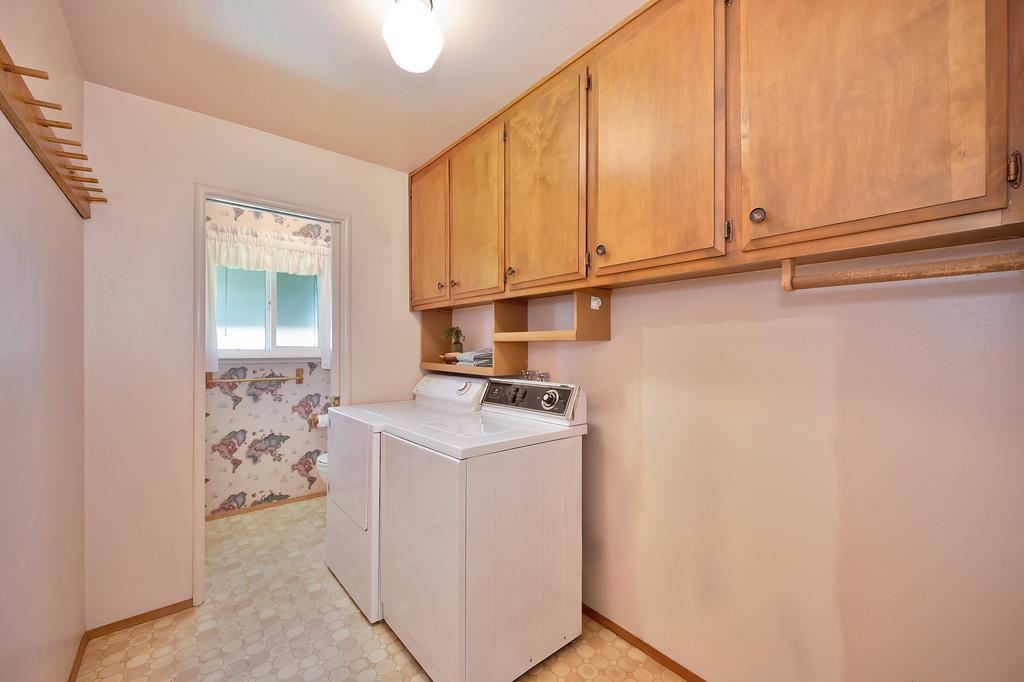 Detail Gallery Image 9 of 39 For 6251 Silverton Way, Carmichael,  CA 95608 - 4 Beds | 2/1 Baths