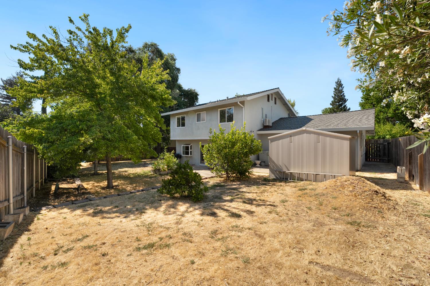 Detail Gallery Image 20 of 25 For 4509 Olivegate Dr, Fair Oaks,  CA 95628 - 4 Beds | 2/1 Baths