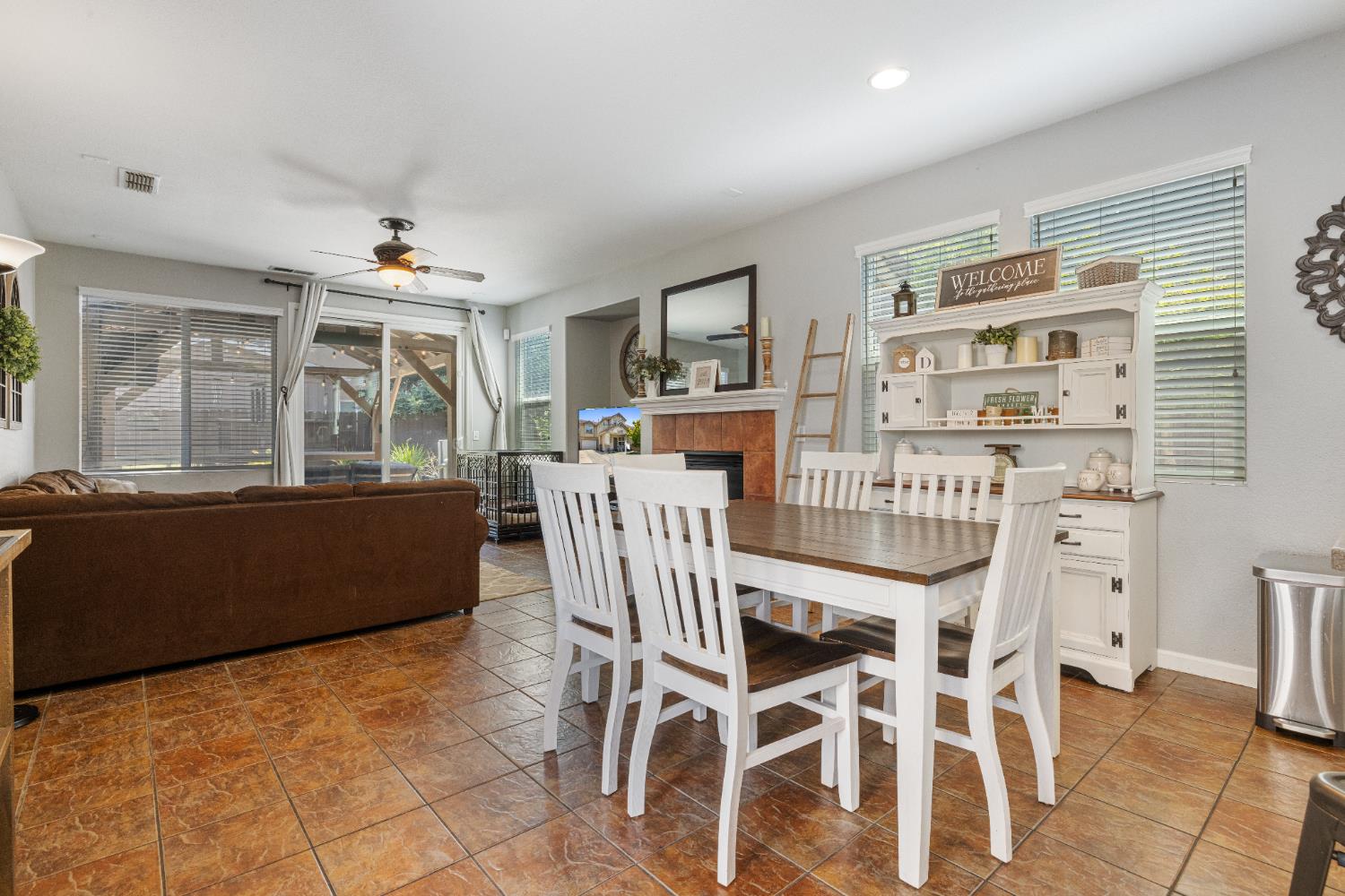 Detail Gallery Image 34 of 62 For 5422 Antique Rose Way, Riverbank,  CA 95367 - 3 Beds | 2/1 Baths