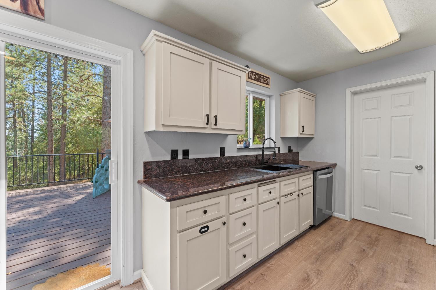 Detail Gallery Image 12 of 68 For 3980 Donner Trl, Placerville,  CA 95667 - 3 Beds | 2 Baths