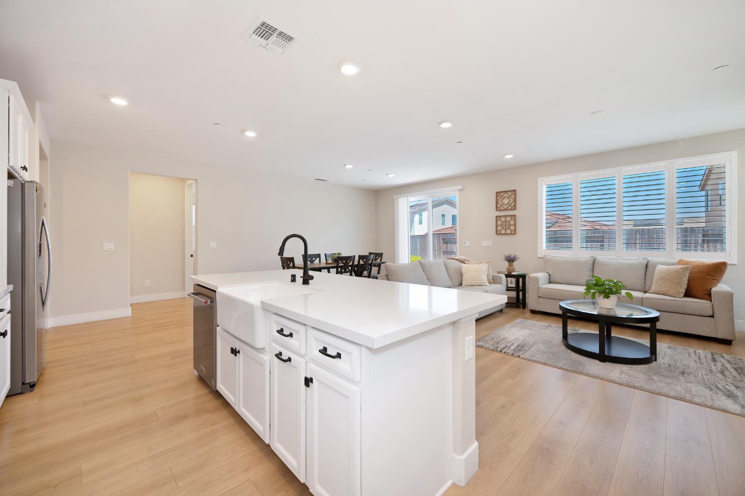 Detail Gallery Image 13 of 32 For 140 Tortosa Ct, Lincoln,  CA 95648 - 4 Beds | 2 Baths