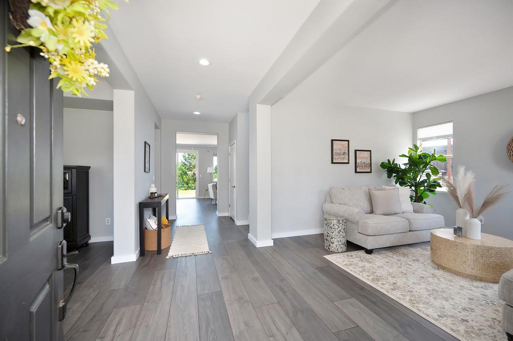 Detail Gallery Image 9 of 55 For 6279 Bridgeport Dr, Shingle Springs,  CA 95682 - 4 Beds | 2/1 Baths