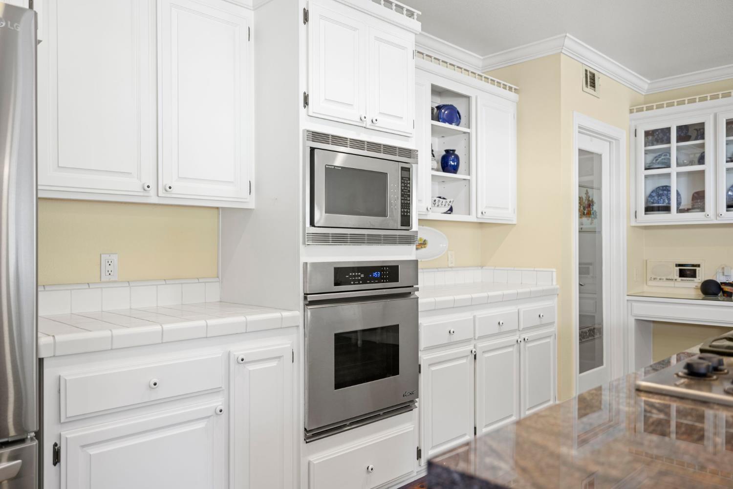 Detail Gallery Image 15 of 58 For 4330 Hale Ranch Ln, Fair Oaks,  CA 95628 - 4 Beds | 3 Baths