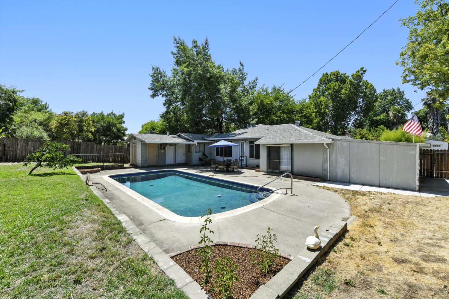 Detail Gallery Image 33 of 37 For 4724 Isabella Ave, Fair Oaks,  CA 95628 - 4 Beds | 2 Baths