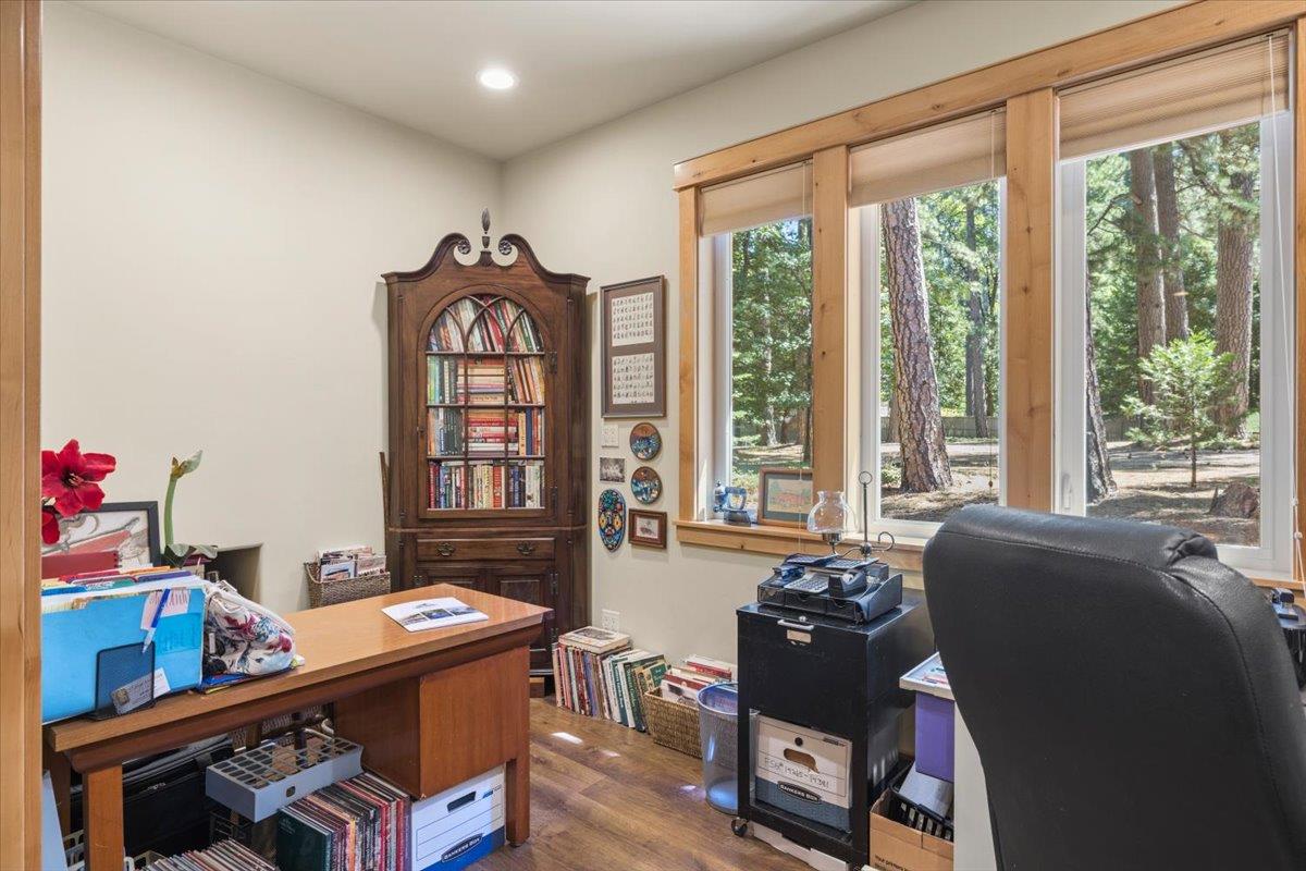 Detail Gallery Image 18 of 64 For 11382 Cour Royal, Nevada City,  CA 95959 - 3 Beds | 3/1 Baths