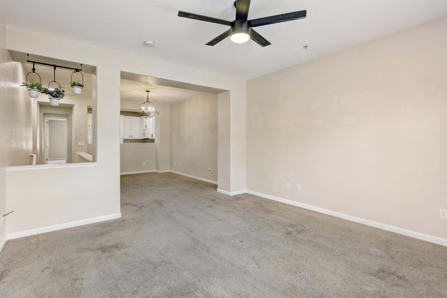 Detail Gallery Image 11 of 38 For 8444 Crystal Walk Cir #72,  Elk Grove,  CA 95758 - 2 Beds | 2 Baths