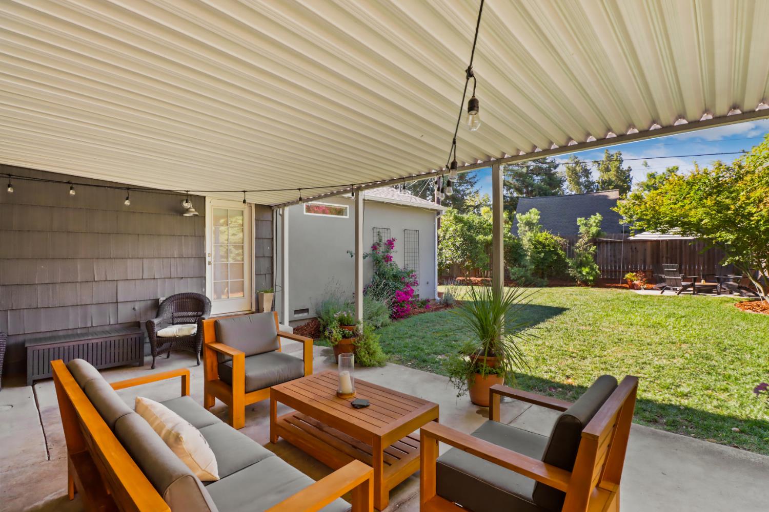 Detail Gallery Image 35 of 45 For 1452 Oregon Dr, Sacramento,  CA 95822 - 3 Beds | 2 Baths