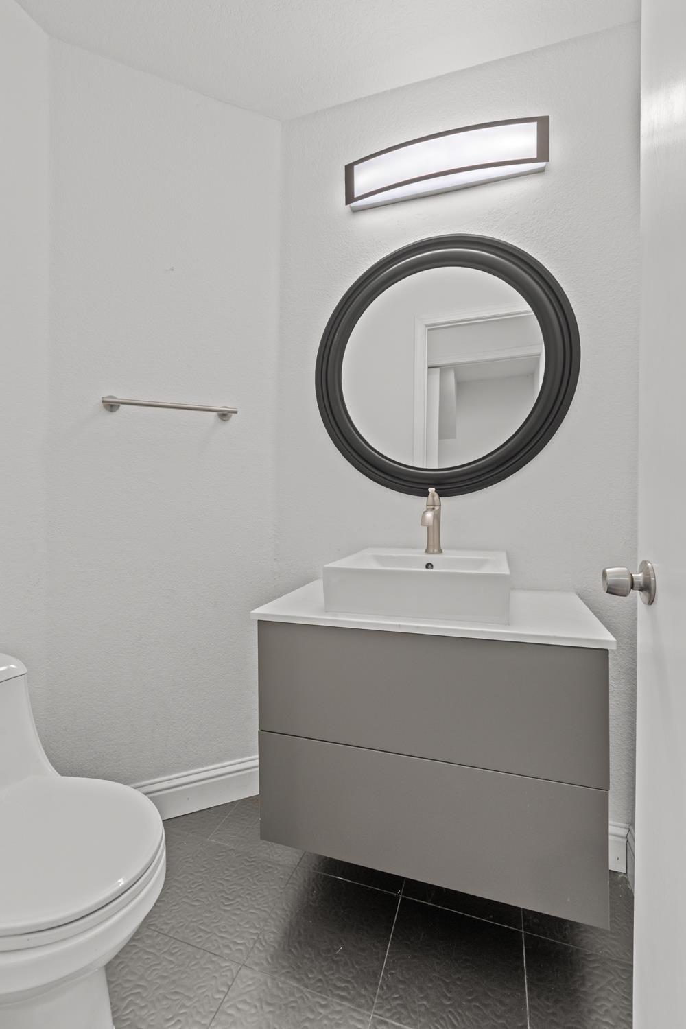 Detail Gallery Image 12 of 44 For 5038 Felicia Way, Elk Grove,  CA 95758 - 3 Beds | 2/1 Baths