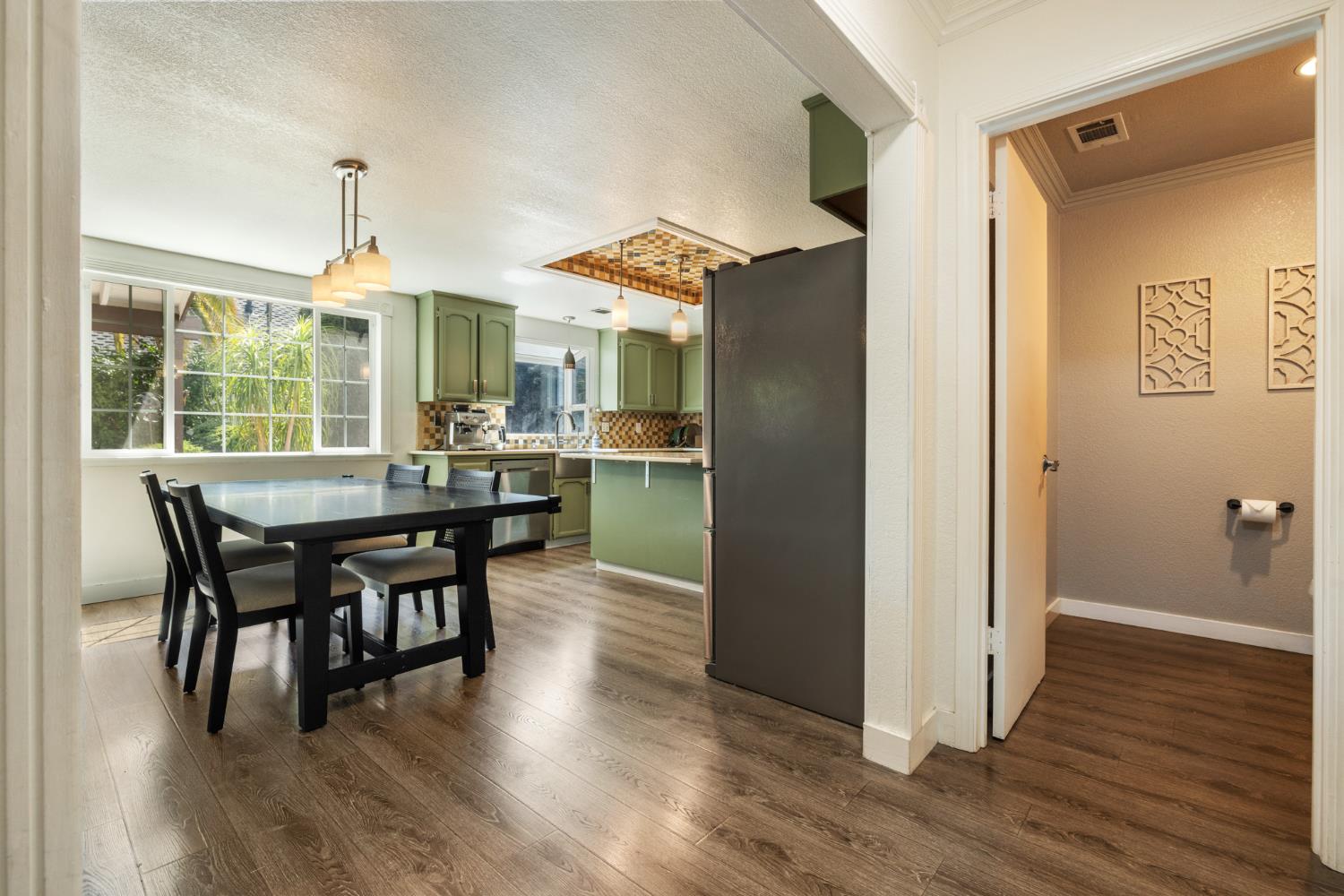 Detail Gallery Image 16 of 39 For 4008 Cromwell Cir, Modesto,  CA 95356 - 4 Beds | 2/1 Baths