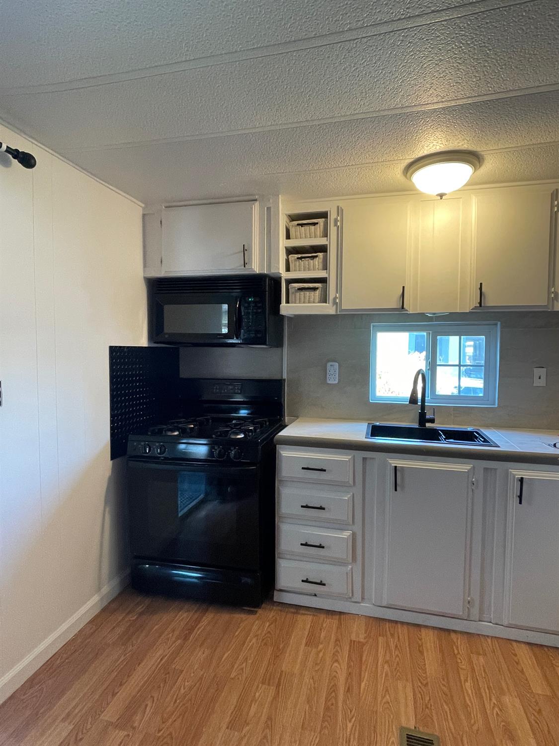 Detail Gallery Image 2 of 35 For 2621 Prescott Rd 188, Modesto,  CA 95350 - 2 Beds | 1 Baths
