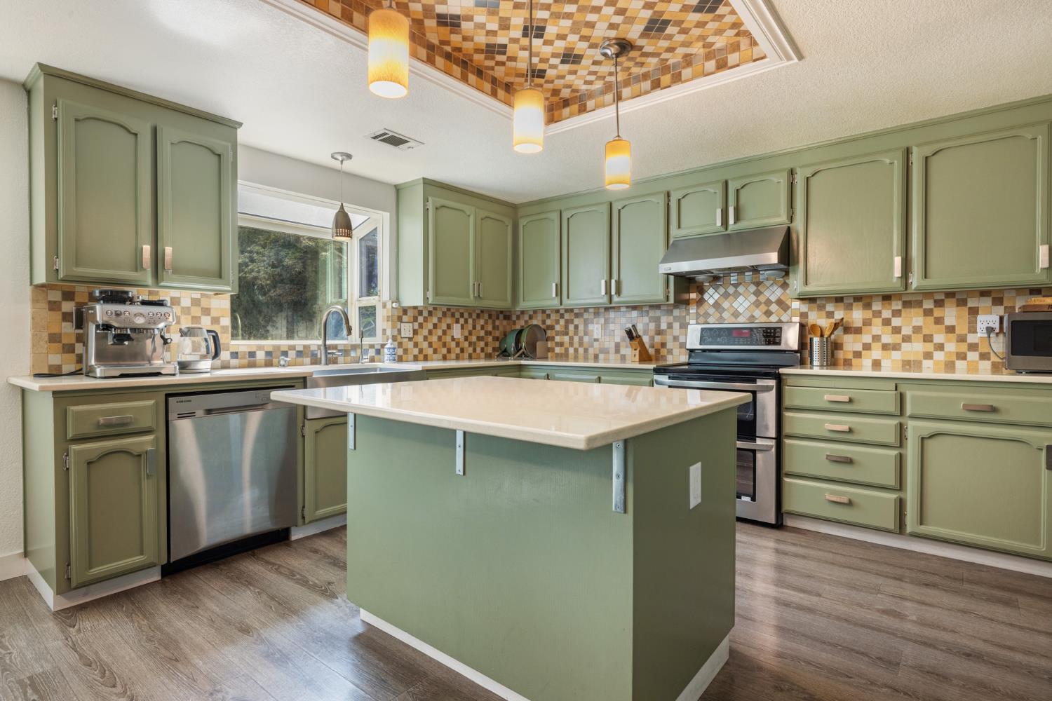 Detail Gallery Image 14 of 39 For 4008 Cromwell Cir, Modesto,  CA 95356 - 4 Beds | 2/1 Baths