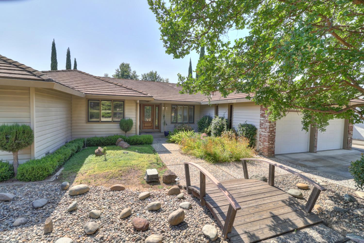 Detail Gallery Image 3 of 95 For 7919 Wonder St, Citrus Heights,  CA 95610 - 4 Beds | 2/1 Baths