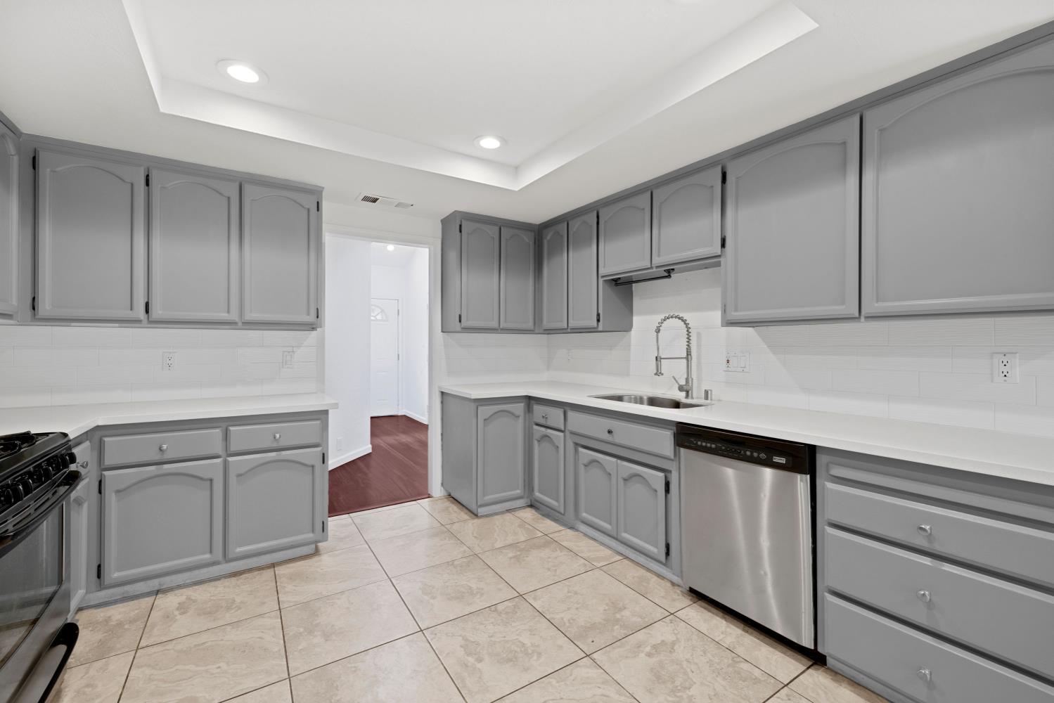 Detail Gallery Image 6 of 36 For 2528 Cabernet Way, Rancho Cordova,  CA 95670 - 3 Beds | 2 Baths