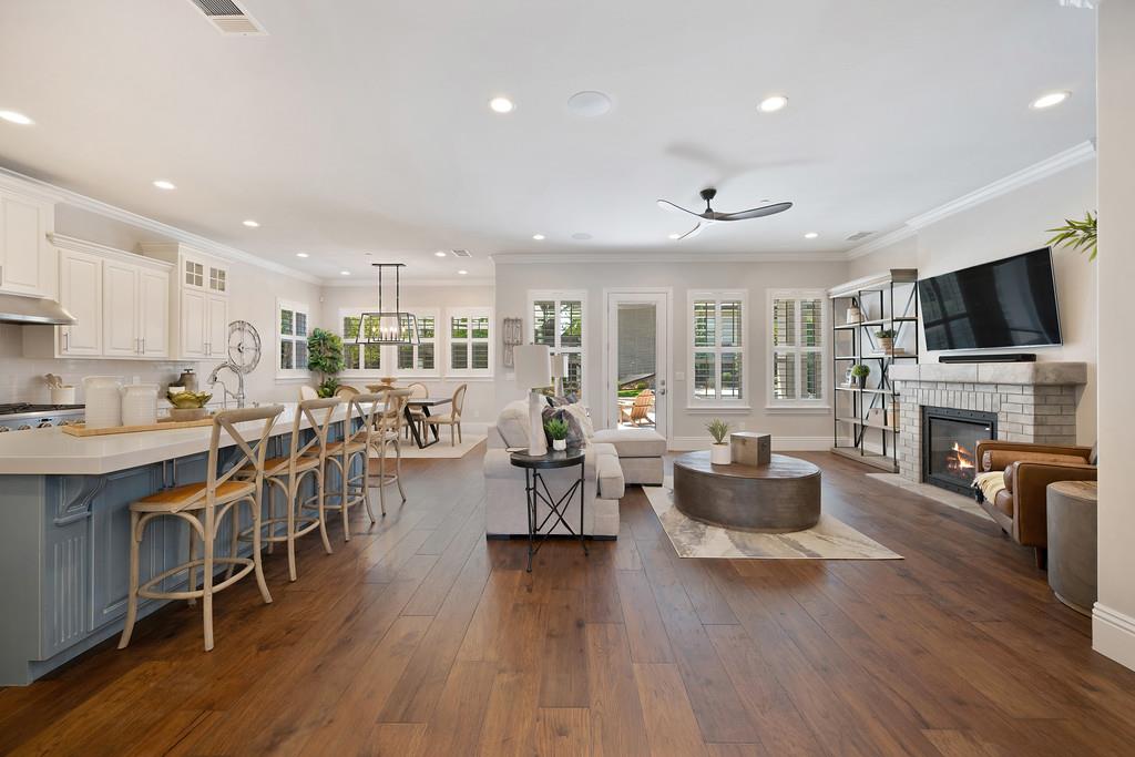 Detail Gallery Image 14 of 94 For 689 Oreno Cir, Folsom,  CA 95630 - 5 Beds | 4/1 Baths