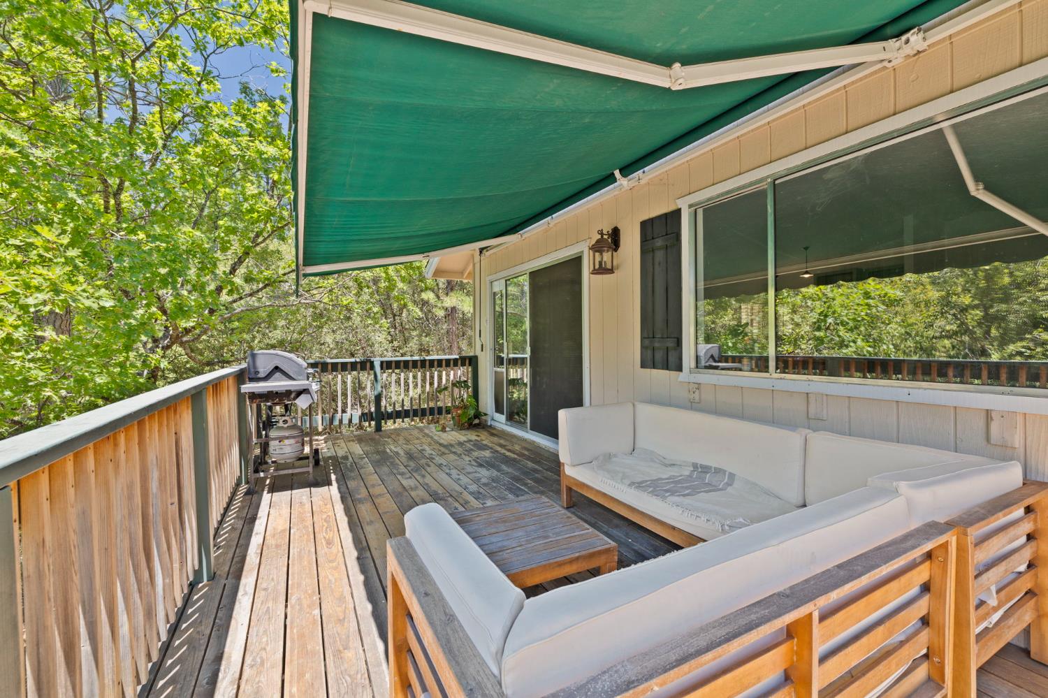 Detail Gallery Image 32 of 55 For 20018 Pine Mountain Dr, Groveland,  CA 95321 - 3 Beds | 3 Baths
