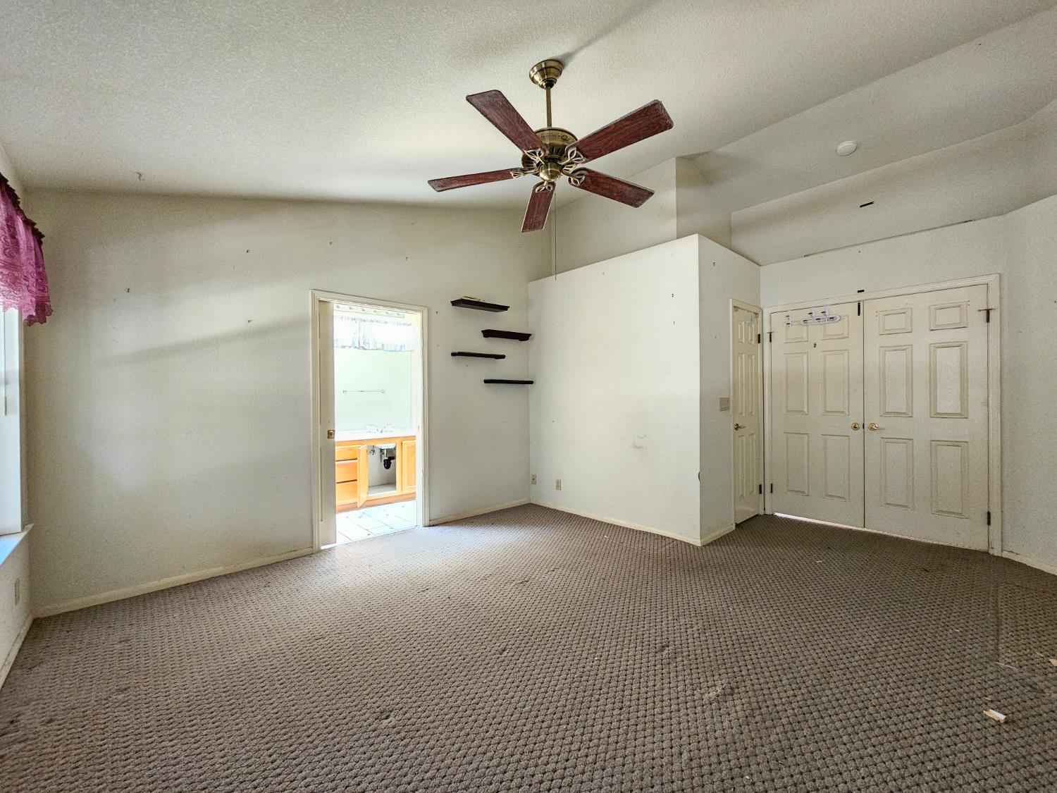 Detail Gallery Image 13 of 24 For 8447 Cassatt Way, Sacramento,  CA 95828 - 3 Beds | 2 Baths