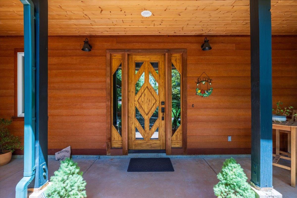 Detail Gallery Image 5 of 64 For 11382 Cour Royal, Nevada City,  CA 95959 - 3 Beds | 3/1 Baths