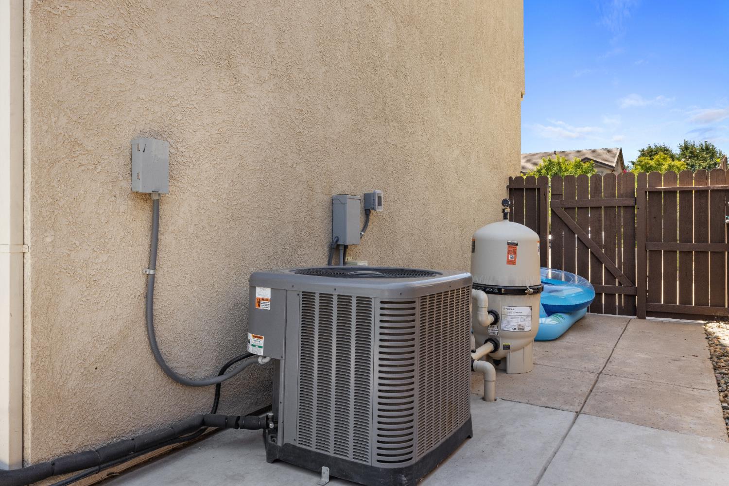 Detail Gallery Image 48 of 62 For 5422 Antique Rose Way, Riverbank,  CA 95367 - 3 Beds | 2/1 Baths