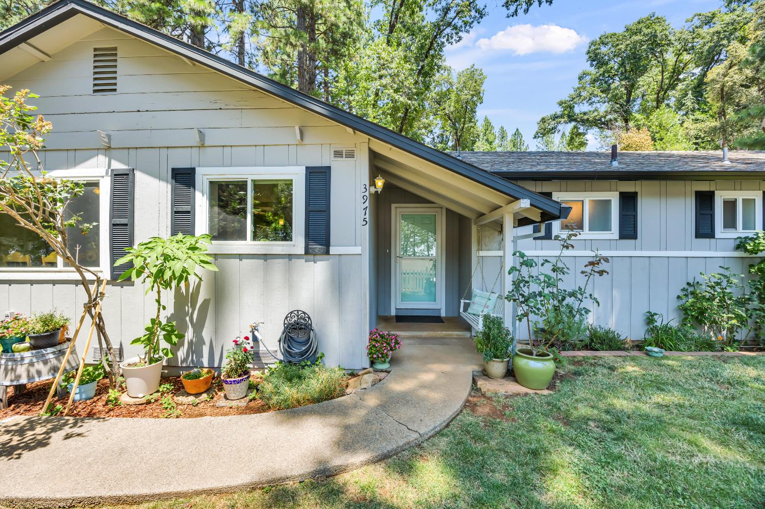 Detail Gallery Image 2 of 59 For 3975 Valley Vista Dr, Camino,  CA 95709 - 3 Beds | 2 Baths