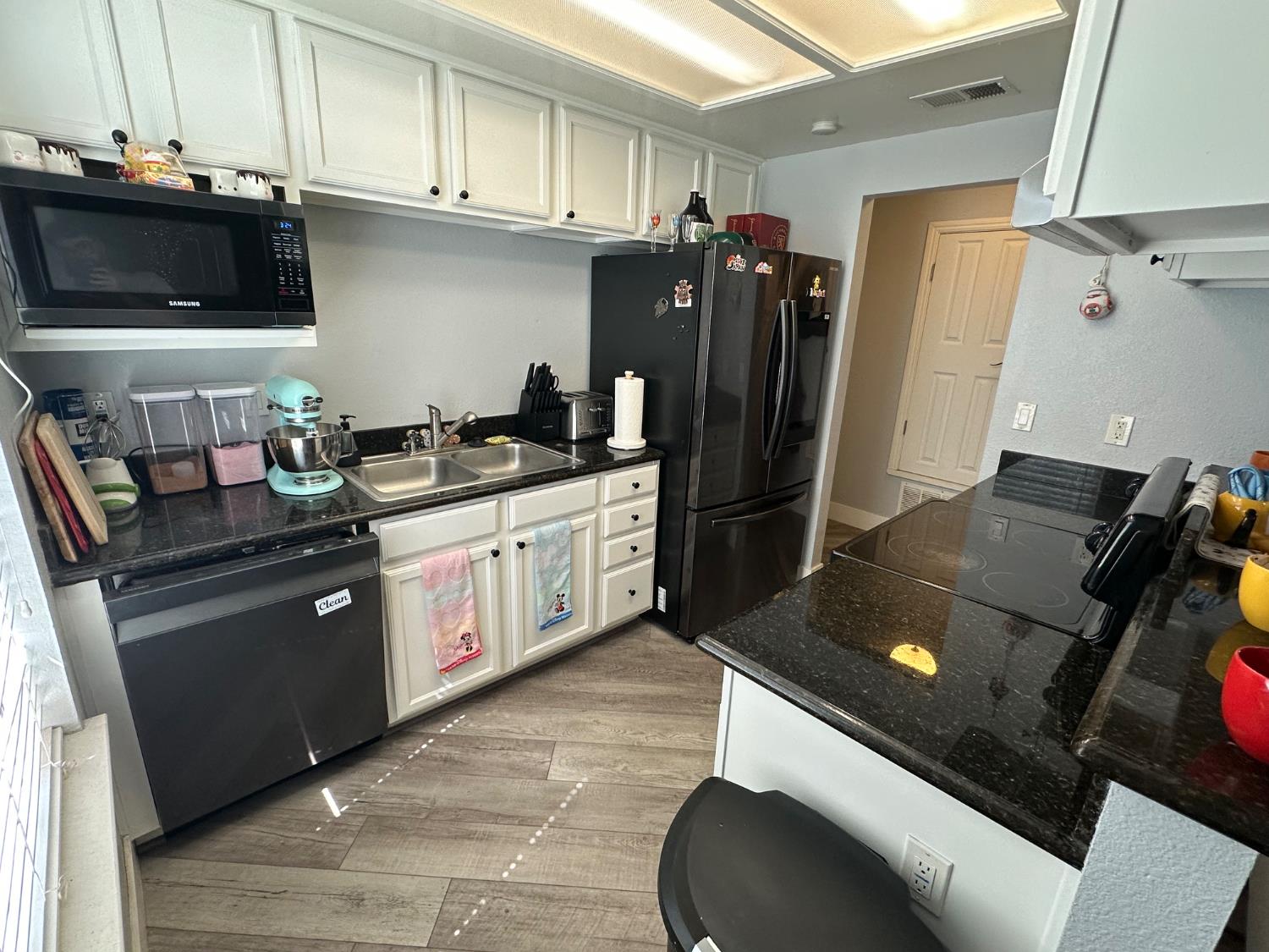 Detail Gallery Image 4 of 11 For 3937 Dale Rd a,  Modesto,  CA 95356 - 2 Beds | 2 Baths