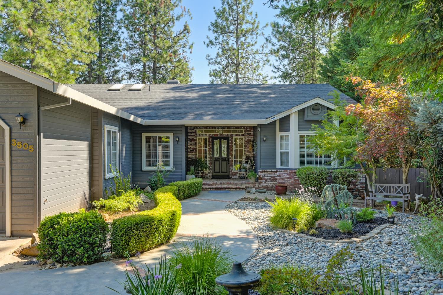 Detail Gallery Image 5 of 93 For 3505 Manzana Ct, Camino,  CA 95709 - 4 Beds | 2 Baths
