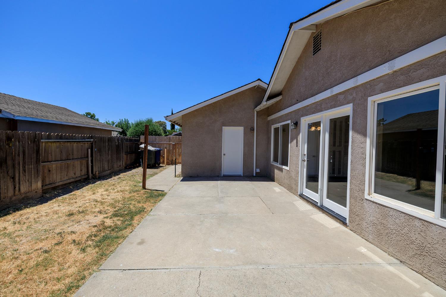 Detail Gallery Image 36 of 42 For 2020 Preston Ln, Modesto,  CA 95355 - 3 Beds | 2 Baths