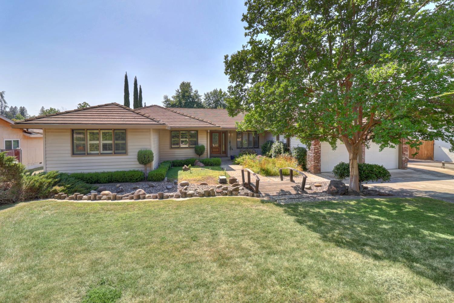 Detail Gallery Image 2 of 95 For 7919 Wonder St, Citrus Heights,  CA 95610 - 4 Beds | 2/1 Baths