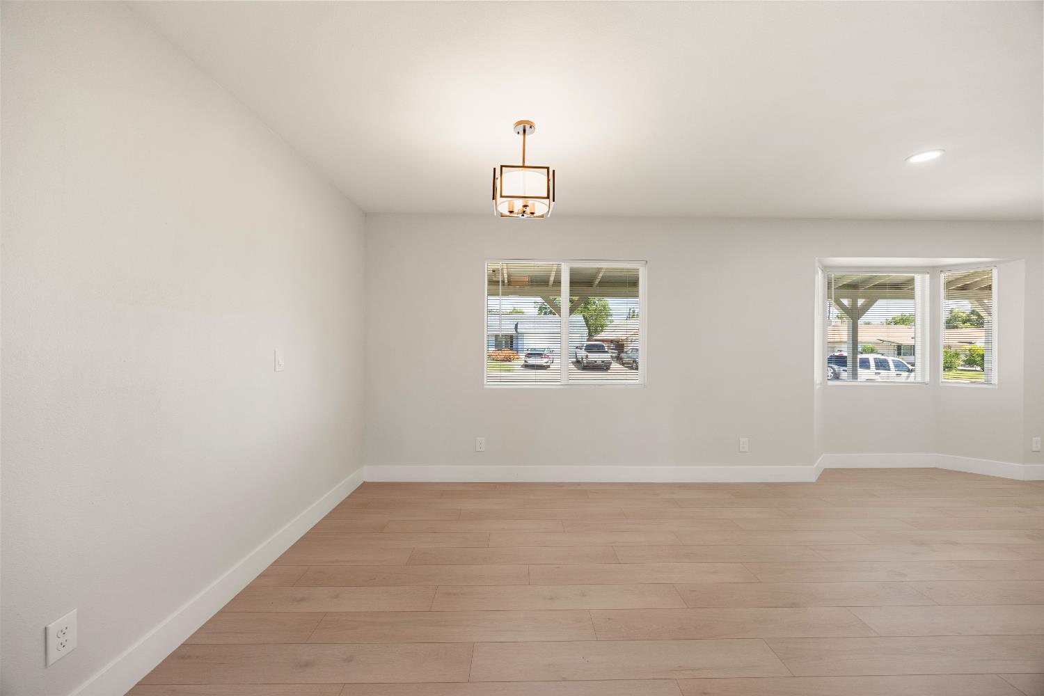 Detail Gallery Image 9 of 35 For 6237 San Martin St, North Highlands,  CA 95660 - 4 Beds | 2 Baths