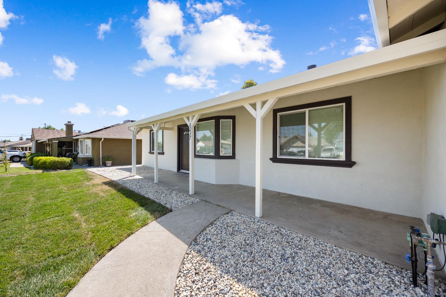 Detail Gallery Image 4 of 35 For 6237 San Martin St, North Highlands,  CA 95660 - 4 Beds | 2 Baths