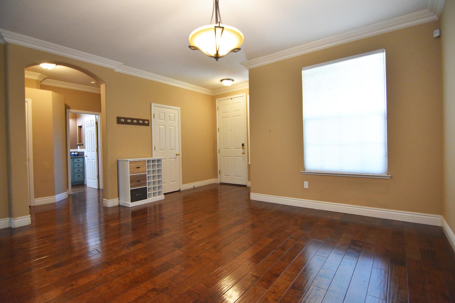 Detail Gallery Image 4 of 54 For 13702 Channel Ln, Waterford,  CA 95386 - 4 Beds | 3 Baths